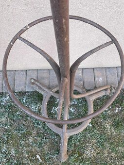 Kovový věšák - 3