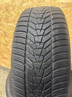 Zimní pneu 235/50R19 vzorek 95% - 3