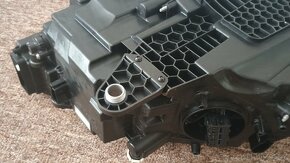 Škoda Superb 3 face přední pravý světlomet - 3