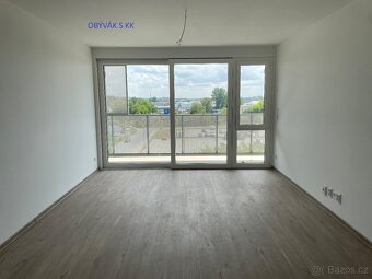 Byt 3KK s 2 koupelnami a velkou terasou + garáž.stání +sklep - 3