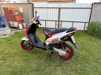 Skútr Piaggio NGR MC3 50ccm - 3