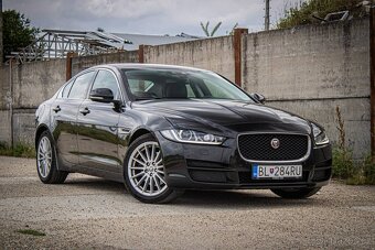 Jaguar XE 2.0 I4D Prestige AT - 3