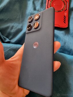 Vyměním Motorola Edge 60 - modrý - 3