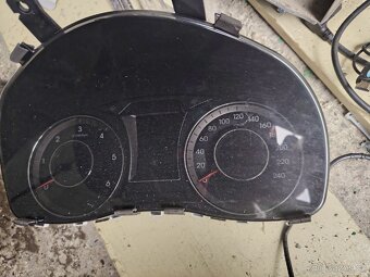 Věci na Hyundai I40 - 3