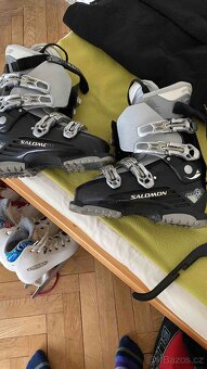 Prodám zánovní sjezdové lyže + boty +helma /komplet i zvlášť - 3