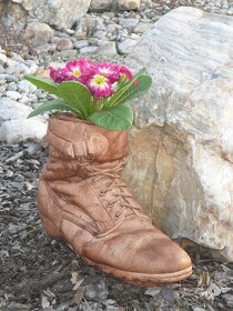 Zahradní dekorace - bota květináč - 3