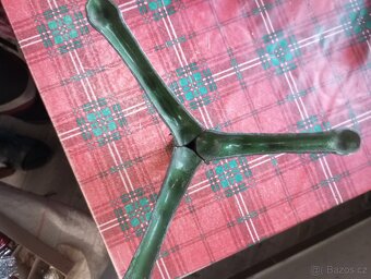 Kovový stojan na menší vánoční stromeček - 3