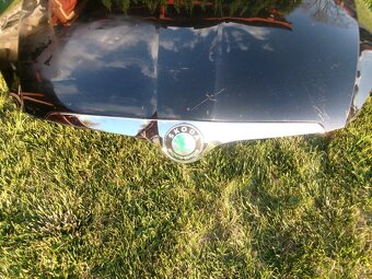 Fabia 2 Roomster kapota  lišta kapoty - 3