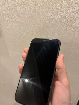 Apple iPhone 11 64 GB - 3