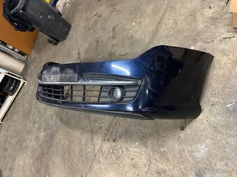 Nárazník Renault laguna - 3