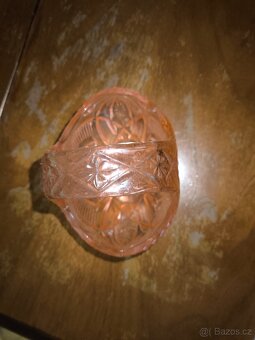 KOŠÍČEK LISOVANÉ SKLO - 3