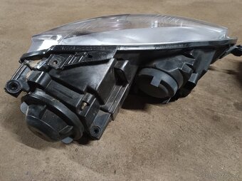 VW Golf V - Přední světla - 3