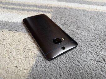 HTC One M9 - 3