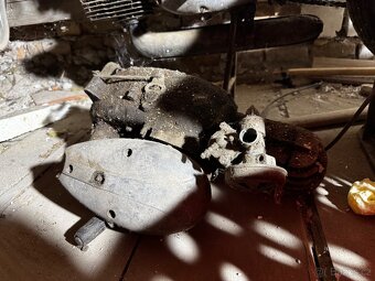Motor Jawa 555 s karburátorem - 3