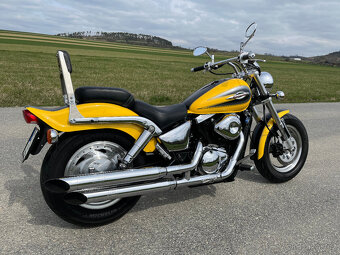 Suzuki VZ 800 Marauder - 3