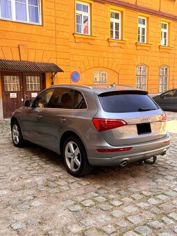 Prodám Audi Q5 3.2 benzín automat - 3