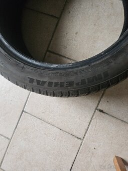 Pneu 245/45R19 - 3