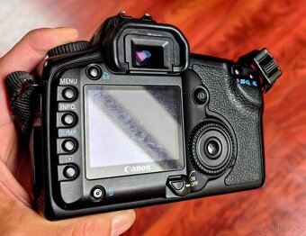 Canon EOS 5D + Canon EF 50/1.8 II - 3