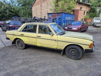 Mercedes Benz w123 200D (soubor dílů) - 3