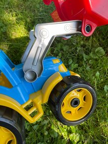 TRAKTOR SE LŽÍCÍ A VLEČKOU - 3