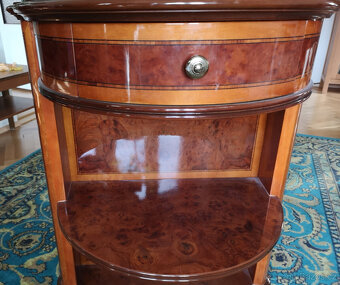 Polokruhový odkládací stolek - 3