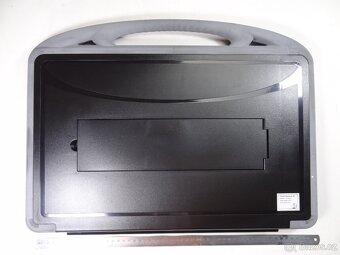 Solární nabíječka autobaterií v kufru. CONRAD - 3