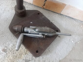 Ruční retro vrtačky+držák - 3