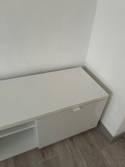 Televizní stolek - 3