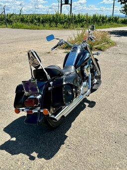 Suzuki VL 1500 Intruder - 3