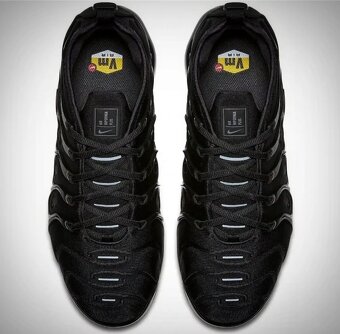 NIKE Air VaporMax PLUS 2019 "Triple black" - 3