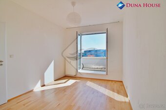 Pronájem bytu 64 m² s terasou 100 m² - 3