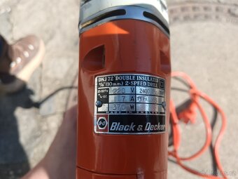 Vrtačka Black & Decker 2400/900 otáček 370w - 3