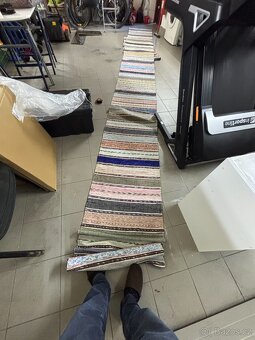 Dlouhý koberec 70 cm x 12 m – skvělý stav - 3