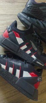 Adidas DROPSET 2 Trainer a Adidas NMD_R1 V2k - 3