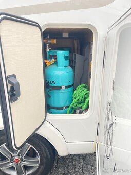 prodám automobil Hymer sleva 100 tis - 3