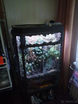 Terárium/paludarium se skříňkou a vrchním krytem - 3