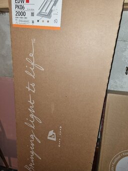 nove Velux okno GLL 1061 PK06 a 2Ks starší okna 1ks NOVÉ - 3