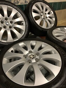 Alu kola Škoda R17 5X112 LETNÍ PNEU 225/45 R17 100% VZOREK - 3