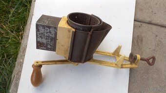 Mlýnek Na Strouhanku zn. Porkert - 3