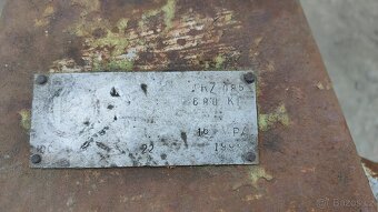 Podkop na smykový nakladač UN Locust - 3