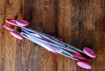 Kočárek pro panenky, skládací - ježděný jen doma - 3