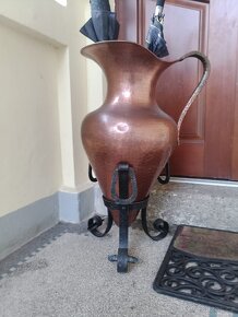 Měděný stojan na deštníky ve tvaru vázy - 3