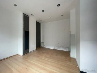 Pronájem obchodních prostor v centru Zlína - 3