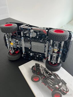 LEGO Technic 42160 Audi RS Q e-tron - 3