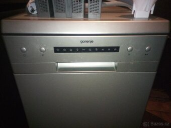 Prodám myčku Gorenje (celo nerezová) pěkná - 3