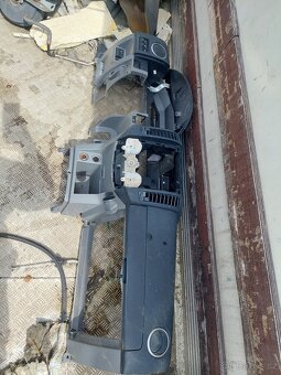 Ford Ranger 2,5  (rok 2007) díly - 3