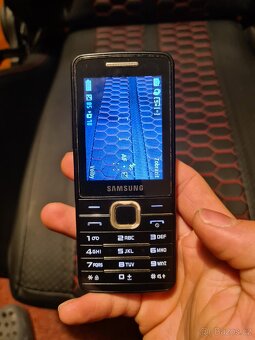 Prodám tlačítkový Samsung - 3