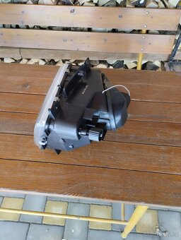 Světlomet Peugeot 405 LP nový - 3