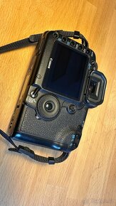 Canon 5D mark II  Byl opečovávaný. Bez vad - 3