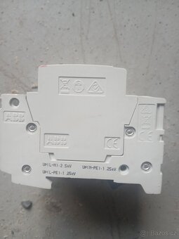 ABB přepěťová ochrana 2CTB803873R5600 275 V 20/40 kA - 3